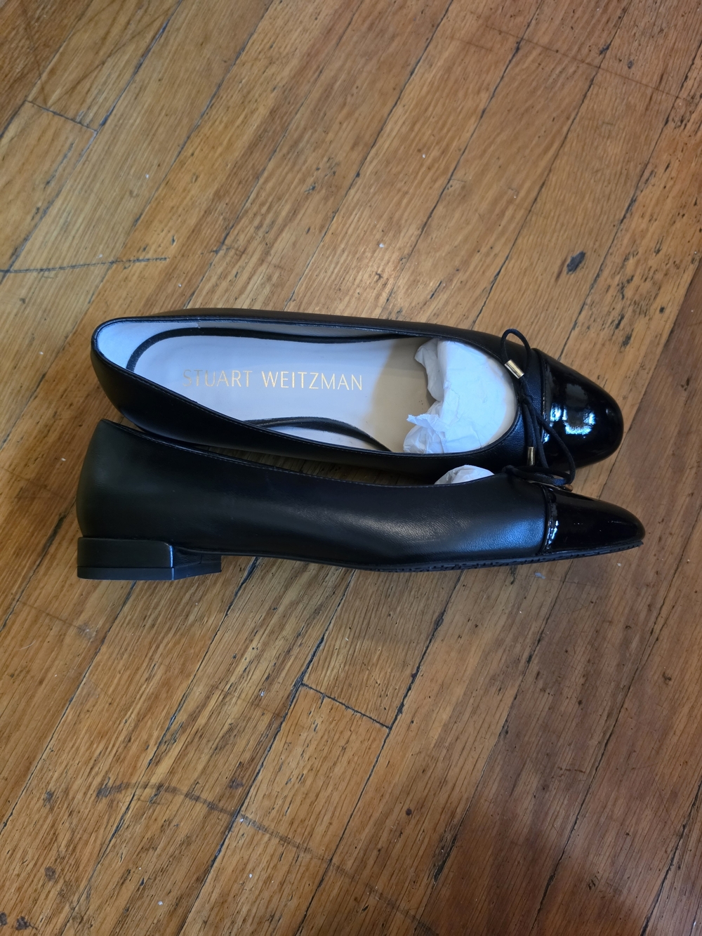 STUART WEITZMAN Black Leather Sleek Bow Ballet Flat $426 MSRP - Picture 4 of 10